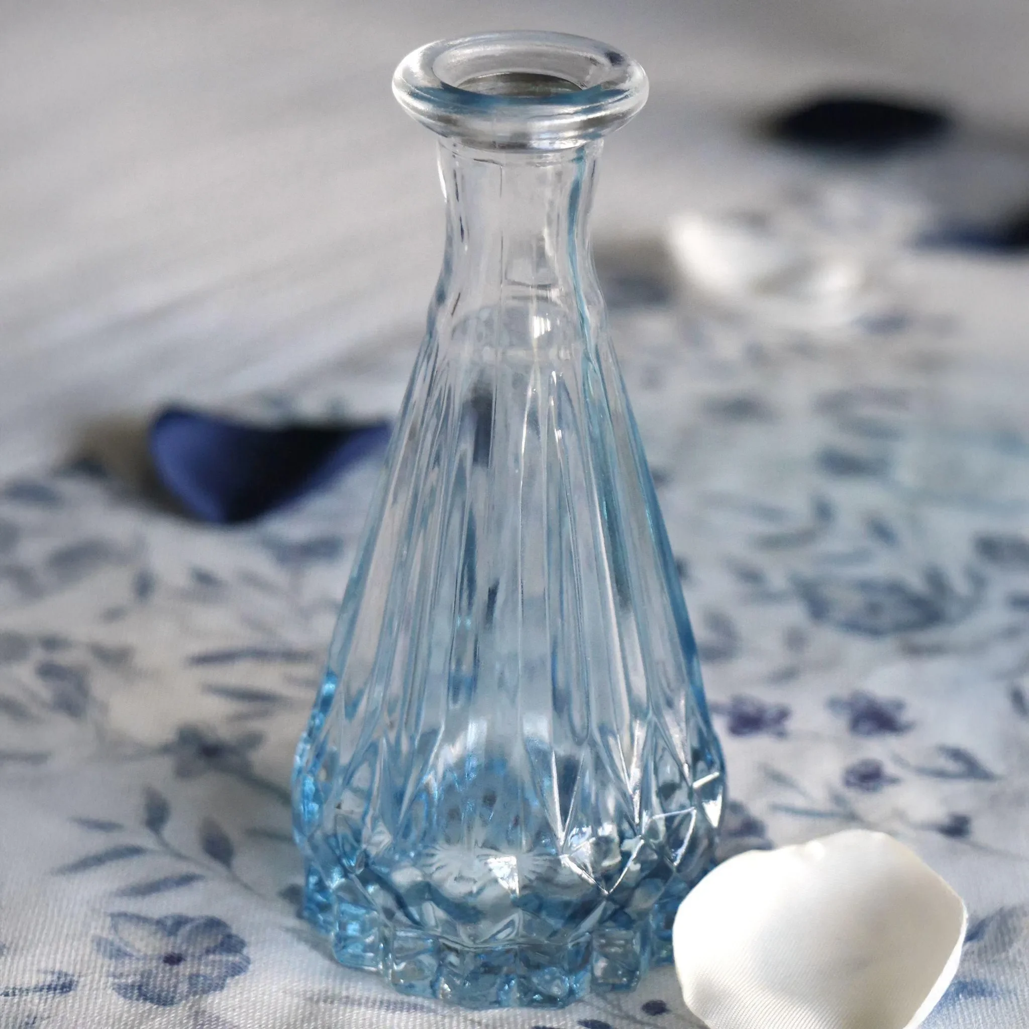 Mini Glasvase „Alexandrin“ – 10,7 cm, Farbverlauf Blau